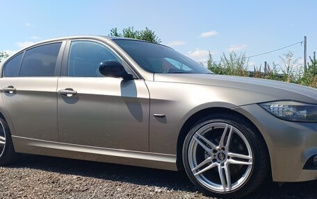 BMW 3 серия, 2011 год, 1 000 000 рублей, 3 фотография