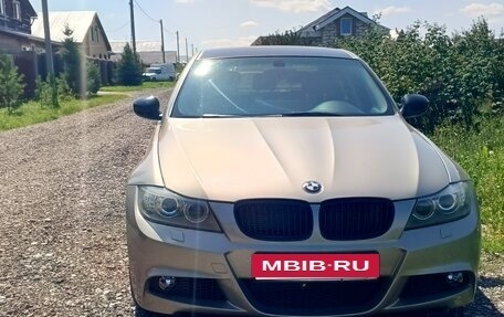 BMW 3 серия, 2011 год, 1 000 000 рублей, 2 фотография