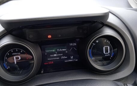 Toyota Yaris Cross, 2021 год, 2 350 000 рублей, 10 фотография