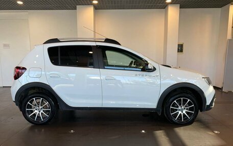 Renault Sandero II рестайлинг, 2020 год, 1 250 000 рублей, 2 фотография