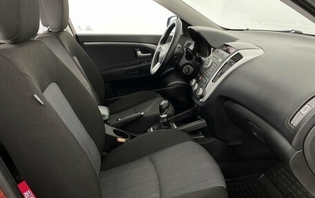 KIA cee'd I рестайлинг, 2010 год, 699 000 рублей, 13 фотография