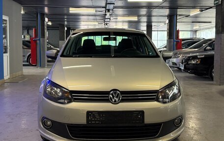Volkswagen Polo VI (EU Market), 2012 год, 820 000 рублей, 2 фотография