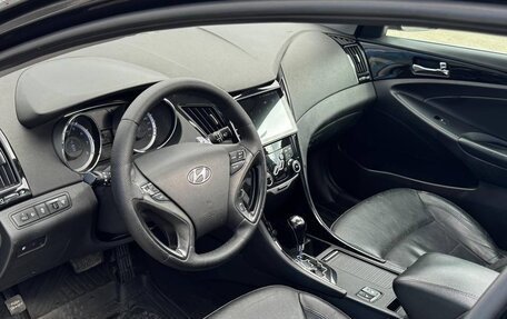 Hyundai Sonata VI, 2011 год, 1 100 000 рублей, 13 фотография
