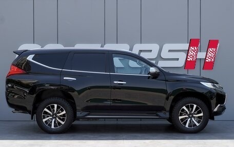 Mitsubishi Pajero Sport III рестайлинг, 2016 год, 2 350 000 рублей, 5 фотография