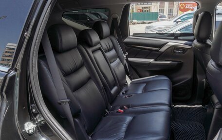 Mitsubishi Pajero Sport III рестайлинг, 2016 год, 2 350 000 рублей, 7 фотография