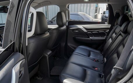 Mitsubishi Pajero Sport III рестайлинг, 2016 год, 2 350 000 рублей, 11 фотография