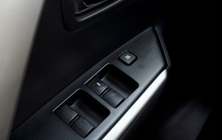 Mitsubishi Pajero Sport III рестайлинг, 2016 год, 2 350 000 рублей, 18 фотография