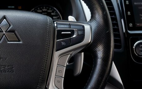 Mitsubishi Pajero Sport III рестайлинг, 2016 год, 2 350 000 рублей, 17 фотография