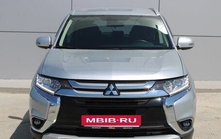 Mitsubishi Outlander III рестайлинг 3, 2017 год, 2 090 000 рублей, 2 фотография