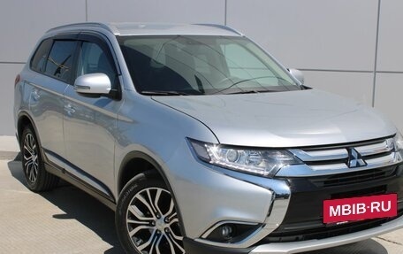 Mitsubishi Outlander III рестайлинг 3, 2017 год, 2 090 000 рублей, 3 фотография