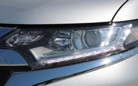 Mitsubishi Outlander III рестайлинг 3, 2017 год, 2 090 000 рублей, 12 фотография