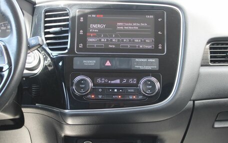 Mitsubishi Outlander III рестайлинг 3, 2017 год, 2 090 000 рублей, 20 фотография