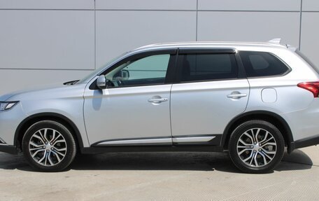 Mitsubishi Outlander III рестайлинг 3, 2017 год, 2 090 000 рублей, 11 фотография