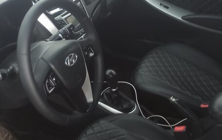 Hyundai Solaris II рестайлинг, 2012 год, 525 000 рублей, 2 фотография
