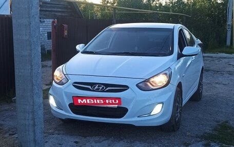 Hyundai Solaris II рестайлинг, 2012 год, 525 000 рублей, 3 фотография
