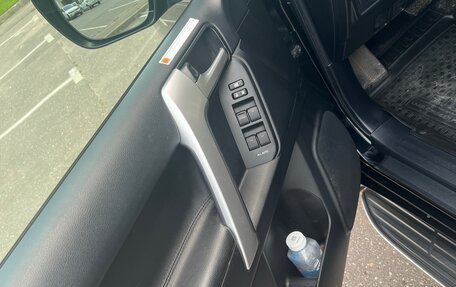 Toyota Land Cruiser Prado 150 рестайлинг 2, 2019 год, 5 500 000 рублей, 9 фотография