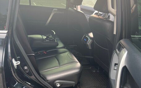 Toyota Land Cruiser Prado 150 рестайлинг 2, 2019 год, 5 500 000 рублей, 19 фотография