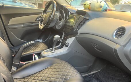 Chevrolet Cruze II, 2010 год, 760 000 рублей, 9 фотография