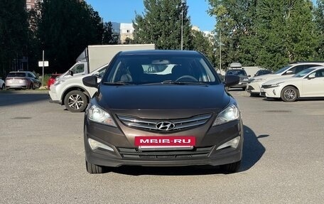 Hyundai Solaris II рестайлинг, 2015 год, 1 000 000 рублей, 2 фотография