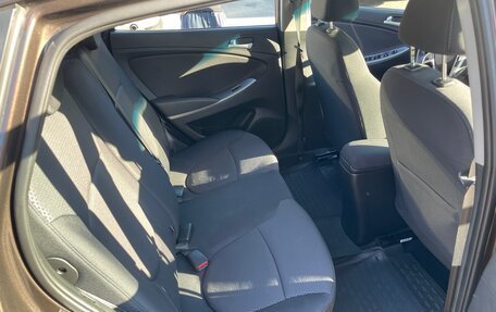 Hyundai Solaris II рестайлинг, 2015 год, 1 000 000 рублей, 13 фотография