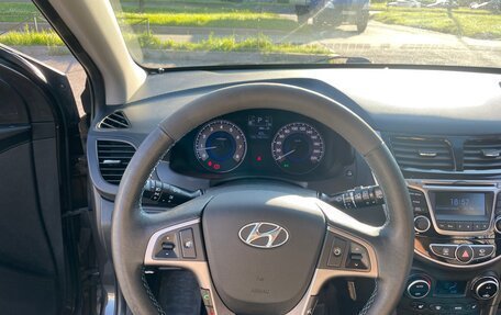 Hyundai Solaris II рестайлинг, 2015 год, 1 000 000 рублей, 10 фотография
