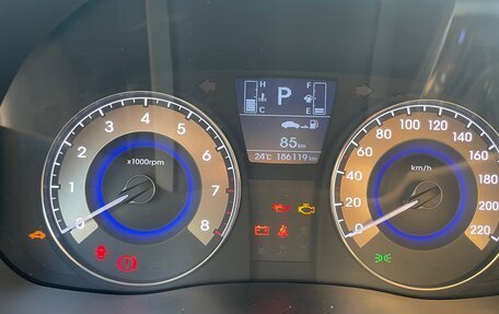 Hyundai Solaris II рестайлинг, 2015 год, 1 000 000 рублей, 11 фотография
