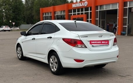 Hyundai Solaris II рестайлинг, 2012 год, 700 000 рублей, 5 фотография