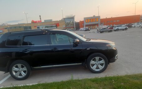 Toyota Highlander III, 2013 год, 1 950 000 рублей, 9 фотография