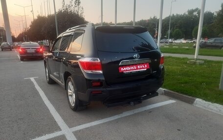 Toyota Highlander III, 2013 год, 1 950 000 рублей, 7 фотография