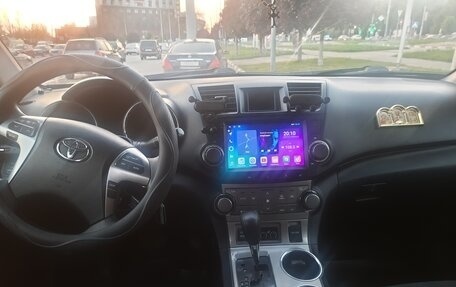 Toyota Highlander III, 2013 год, 1 950 000 рублей, 5 фотография