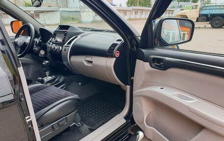 Mitsubishi Pajero Sport II рестайлинг, 2014 год, 1 999 000 рублей, 22 фотография
