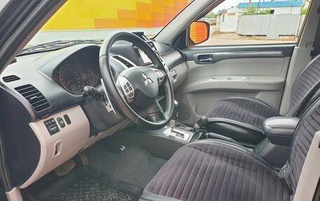 Mitsubishi Pajero Sport II рестайлинг, 2014 год, 1 999 000 рублей, 24 фотография