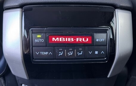 Toyota Land Cruiser Prado 150 рестайлинг 2, 2018 год, 6 200 000 рублей, 9 фотография