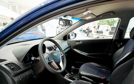 Hyundai Solaris II рестайлинг, 2015 год, 819 000 рублей, 16 фотография