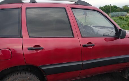 Chevrolet Niva I рестайлинг, 2005 год, 250 000 рублей, 2 фотография