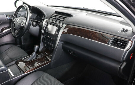 Toyota Camry, 2017 год, 2 449 000 рублей, 10 фотография