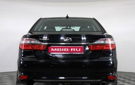 Toyota Camry, 2017 год, 2 449 000 рублей, 6 фотография