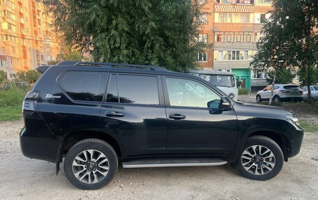 Toyota Land Cruiser Prado 150 рестайлинг 2, 2021 год, 6 099 000 рублей, 4 фотография