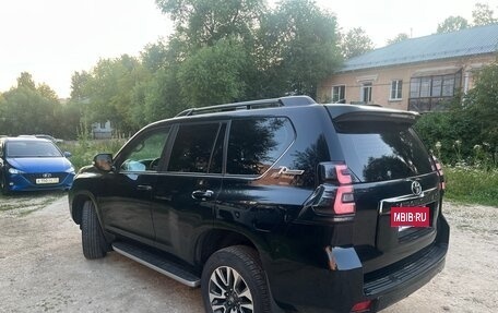 Toyota Land Cruiser Prado 150 рестайлинг 2, 2021 год, 6 099 000 рублей, 7 фотография