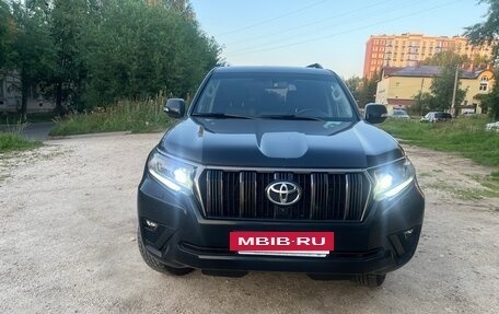 Toyota Land Cruiser Prado 150 рестайлинг 2, 2021 год, 6 099 000 рублей, 2 фотография