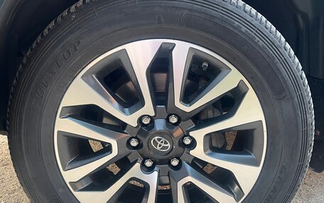 Toyota Land Cruiser Prado 150 рестайлинг 2, 2021 год, 6 099 000 рублей, 16 фотография