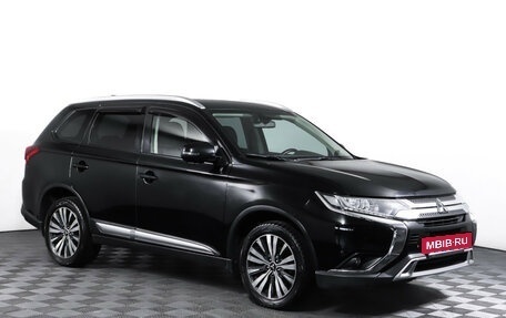 Mitsubishi Outlander III рестайлинг 3, 2018 год, 1 949 000 рублей, 3 фотография