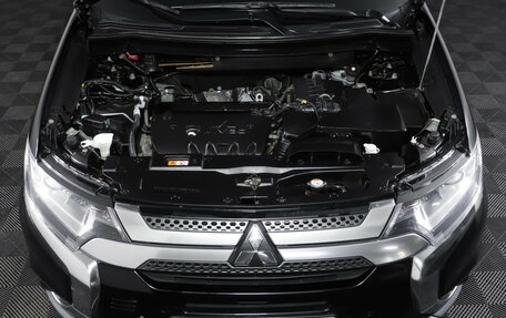 Mitsubishi Outlander III рестайлинг 3, 2018 год, 1 949 000 рублей, 9 фотография
