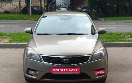 KIA cee'd I рестайлинг, 2011 год, 675 000 рублей, 2 фотография