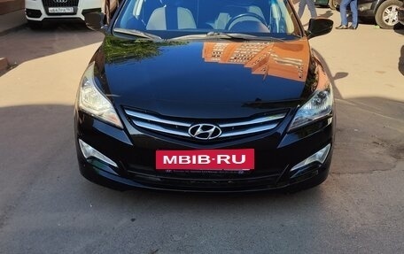 Hyundai Solaris II рестайлинг, 2015 год, 1 200 000 рублей, 2 фотография