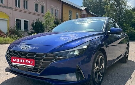 Hyundai Elantra, 2021 год, 2 300 000 рублей, 2 фотография