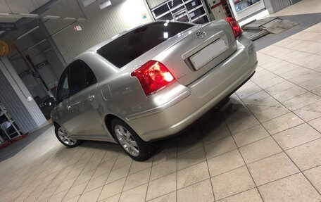 Toyota Avensis III рестайлинг, 2006 год, 850 000 рублей, 2 фотография