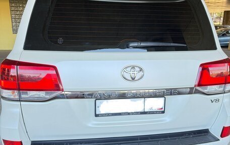 Toyota Land Cruiser 200, 2017 год, 8 000 000 рублей, 10 фотография