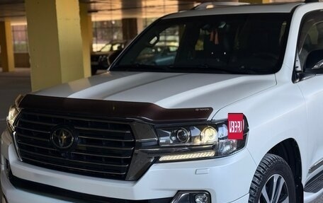Toyota Land Cruiser 200, 2017 год, 8 000 000 рублей, 2 фотография