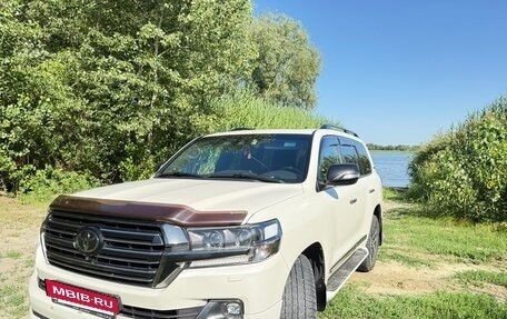 Toyota Land Cruiser 200, 2017 год, 8 000 000 рублей, 4 фотография